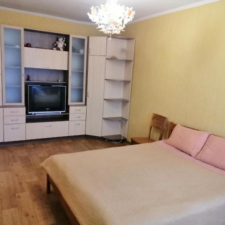 Уютная Квартира На Лётной 6 Chernihiv Exterior photo