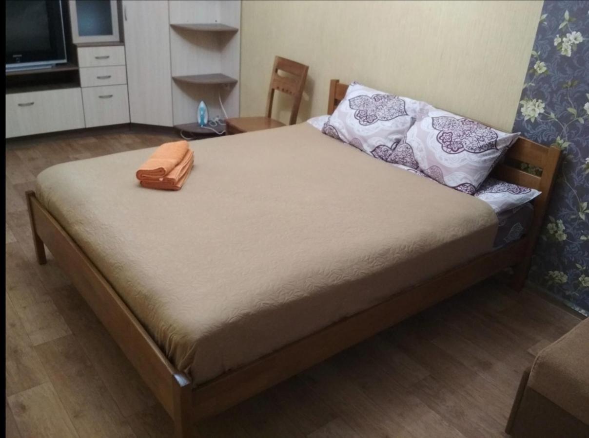 Уютная Квартира На Лётной 6 Chernihiv Exterior photo