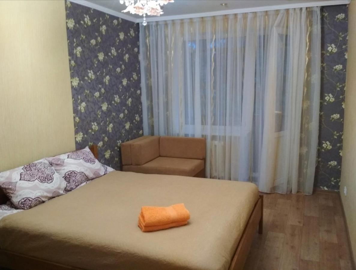 Уютная Квартира На Лётной 6 Chernihiv Exterior photo